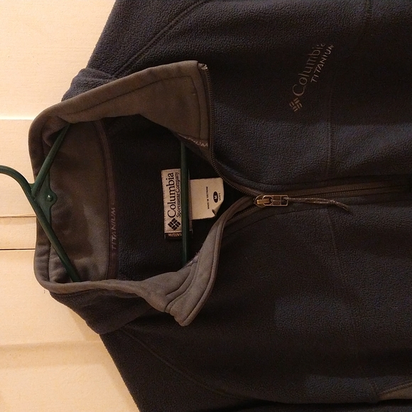 Columbia gray Titanium fleece shirt Sz M - Picture 2 of 6